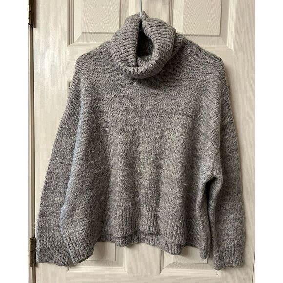 NWOT Show Me Your Mumu Wool Blend Oversized Fatima Turtleneck Fuzzy Vail Sweater - Picture 2 of 10